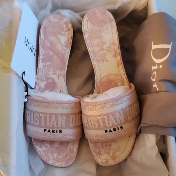 Dway Heeled Slide Toile de Jouy Light Pink and Ecru Embroidered - Picture 3 of 17